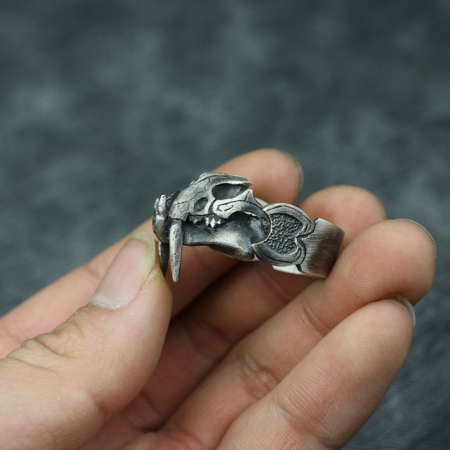 Saber tooth tiger skull 925 silver ring, tooth weapon sterling silver ring, animal skull ring-craftsman made - SATANHORN