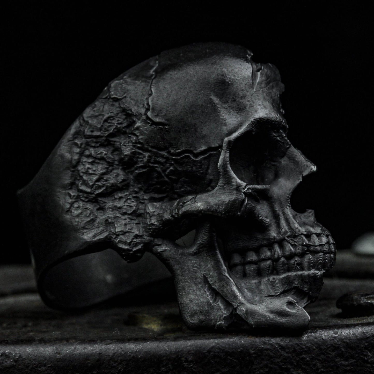 Skull ring Vintage Broken Damaged Half Face Skull ring, ring Fashion Biker Rock Punk Jewelry Antique Silver Jewelry for Men Women