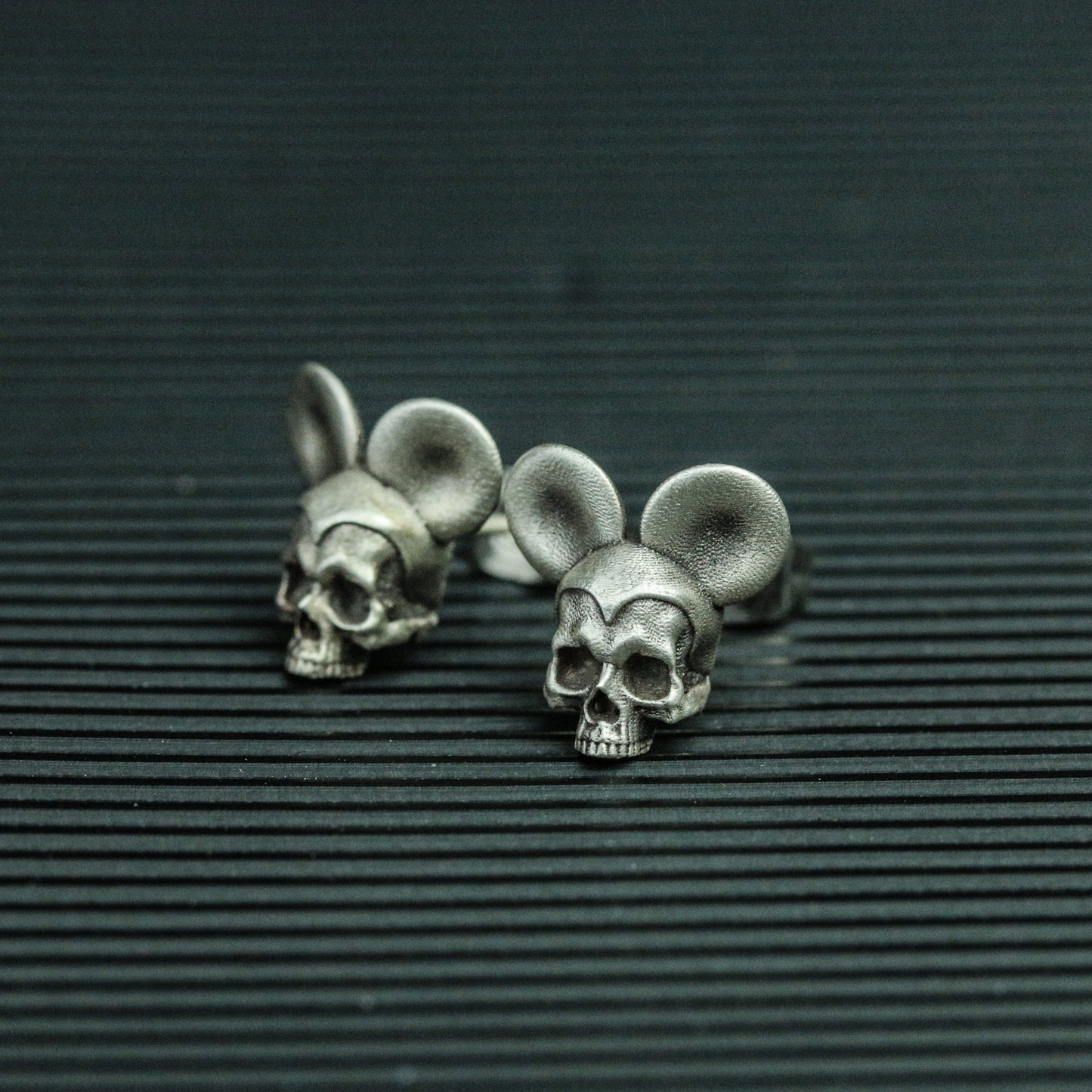 Duo-Circle Shadow Skull Earrings Big Ear Skull Animal 925 Silver Stud Fantasy Jewelry