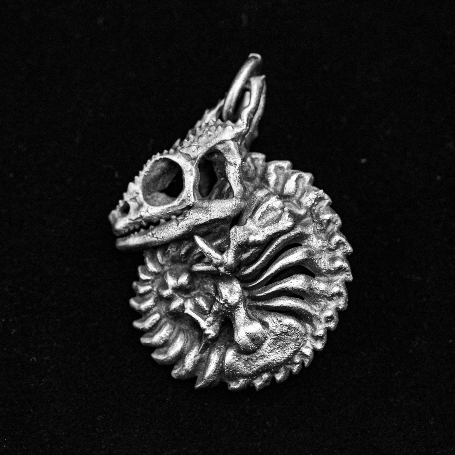 Lizard Silver Pendant - Chameleon Pendant - Gothic Silver Pendant - Alien Necklace Skull Spine Round Necklace - Handmade Custom Pendant