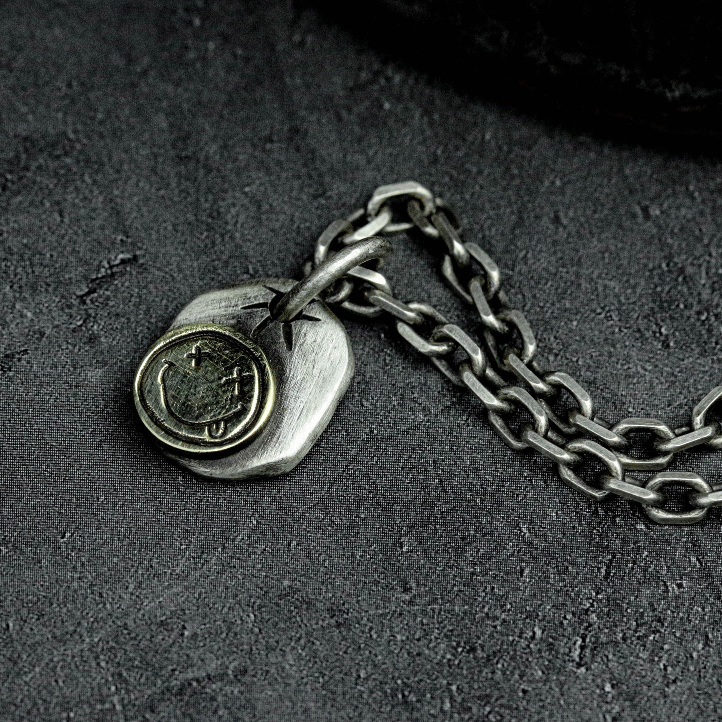 Nirvana Smiley pendant