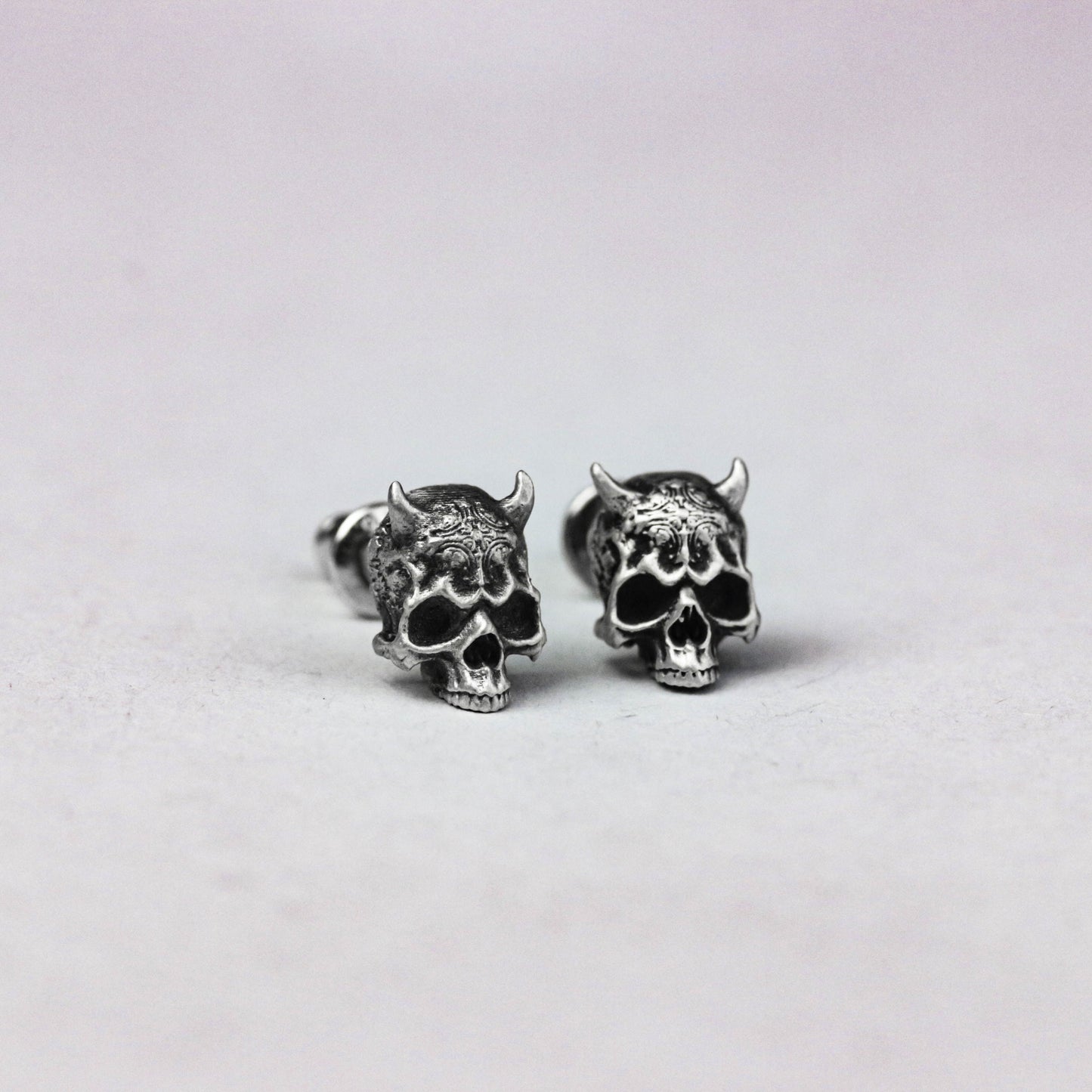 A pair Gothic skull 925 silver earrings, devil skull silver earrings, personalized undead decoration silver jewelry gift earrings