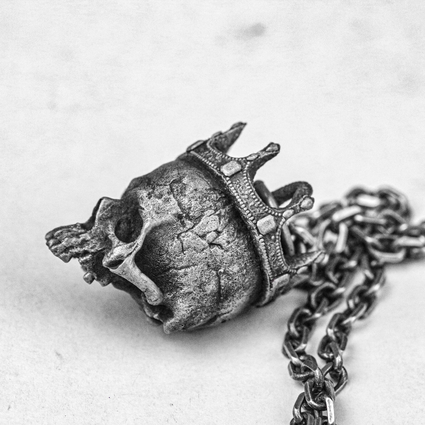 Men's Necklace/Crown Skull Silver Pendant/Premium Supreme Skeleton Wisdom Bone Crushing Gothic Gift - Creative Personalization