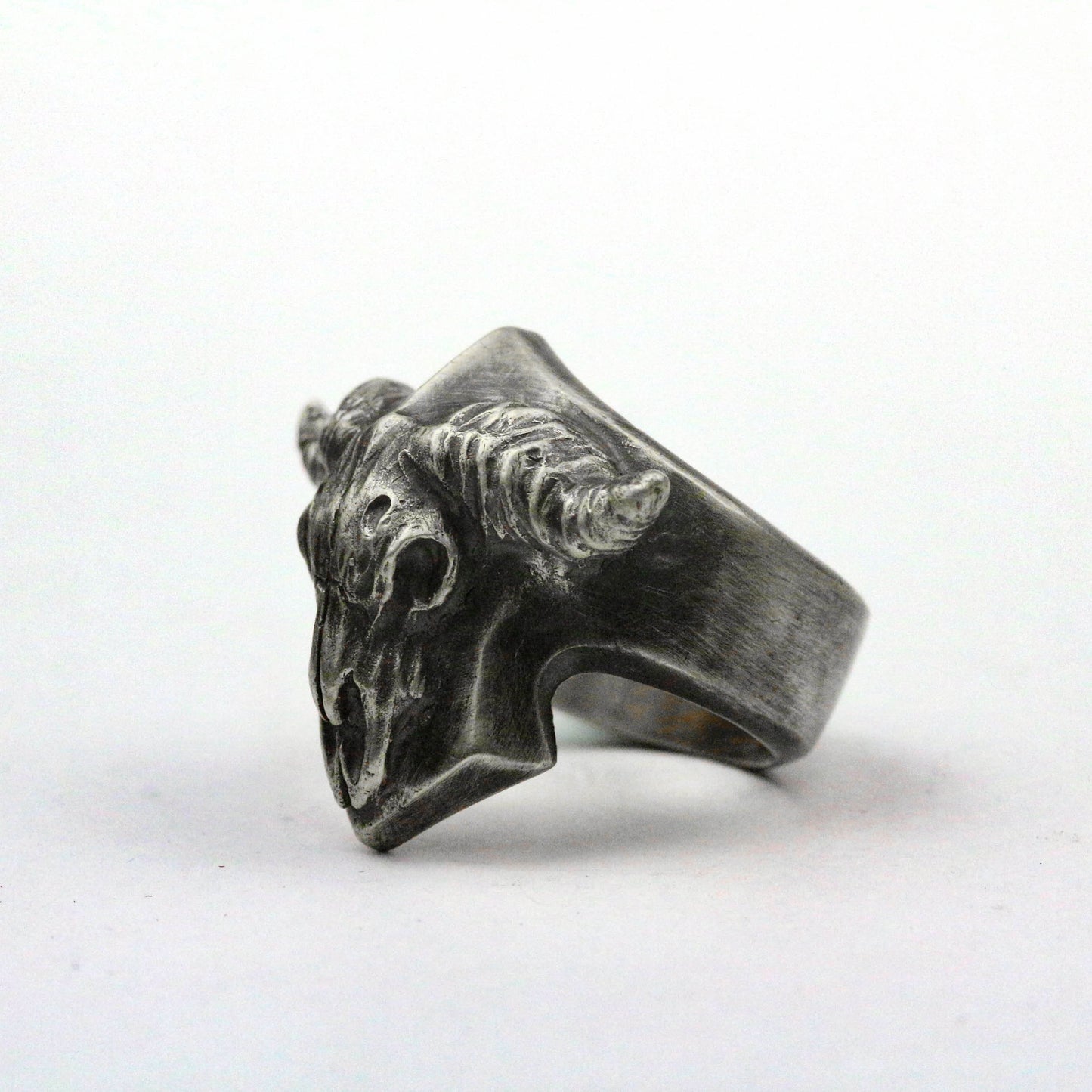 925 silver Satan ring, ram skull ring, sheep skull ring, antelope skull ring, horned skull ring, shield skull ring, brass handmade jewelry