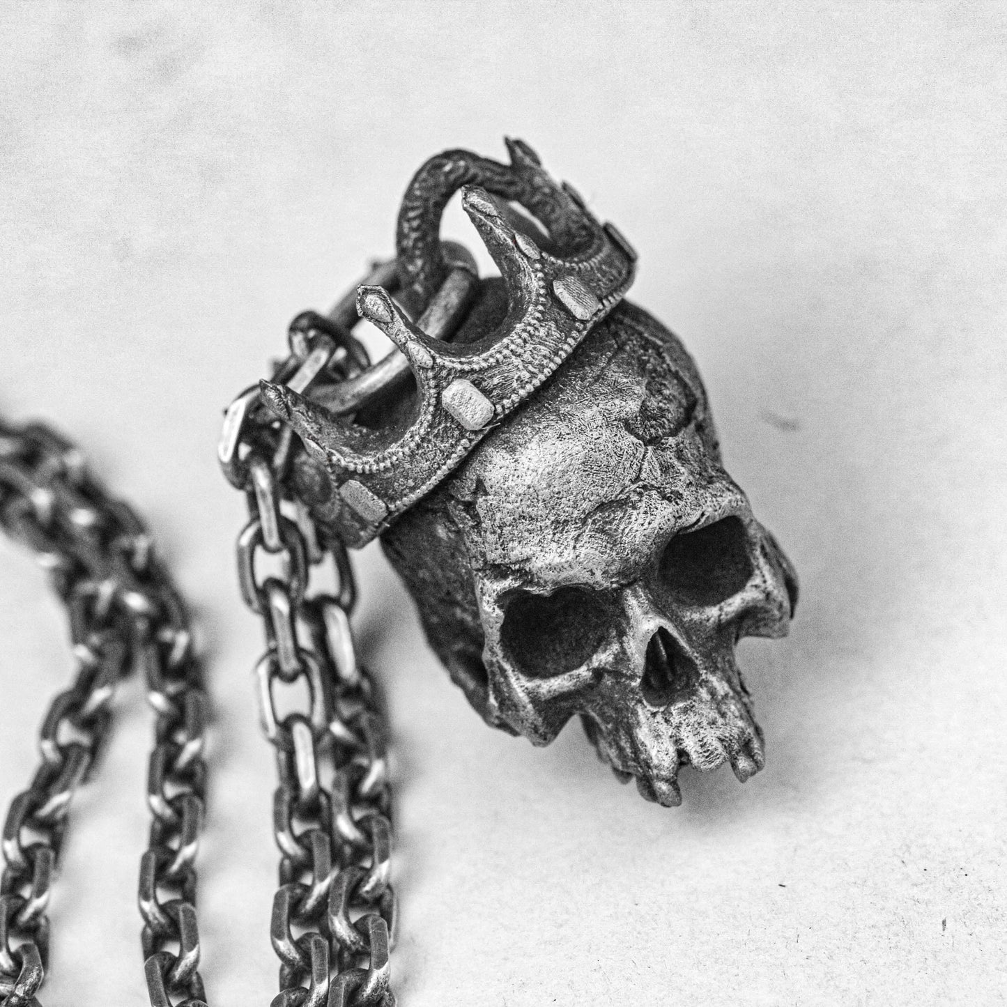 Men's Necklace/Crown Skull Silver Pendant/Premium Supreme Skeleton Wisdom Bone Crushing Gothic Gift - Creative Personalization