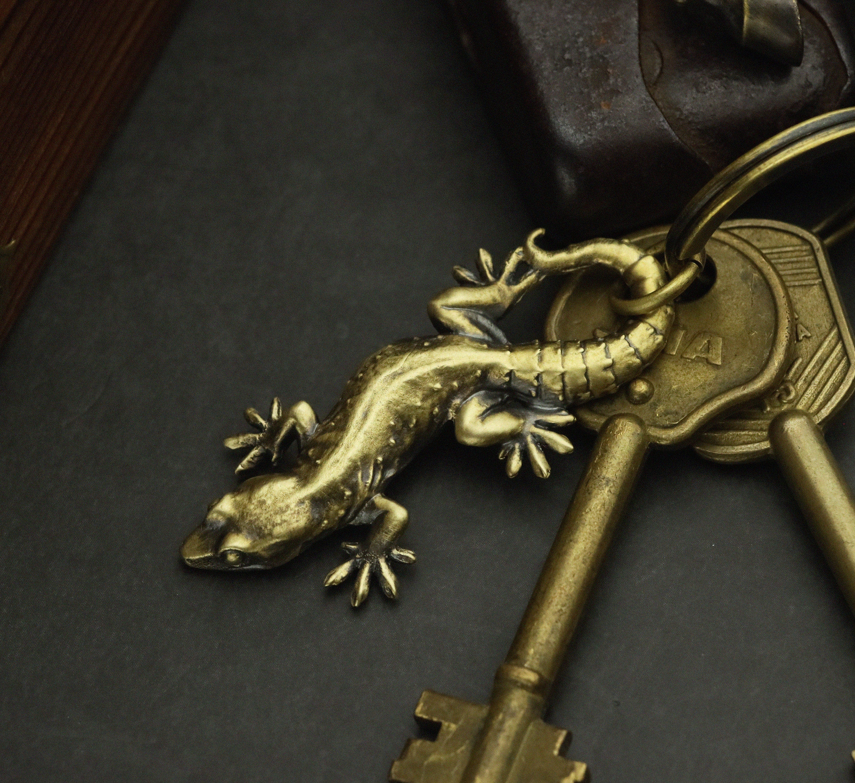 Lizard Key Cap Chain Handmade Solid Brass Gecko Keychain - Unique Craftsmen Lizard Pendant ...