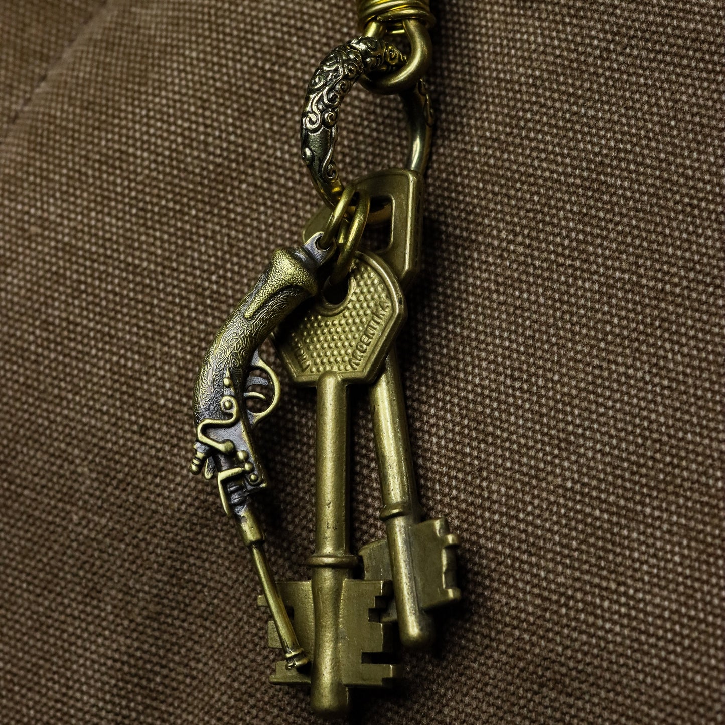 Gun Brass keychain, musket jewelry, royal art with gun, solid brass-Craftsmen made