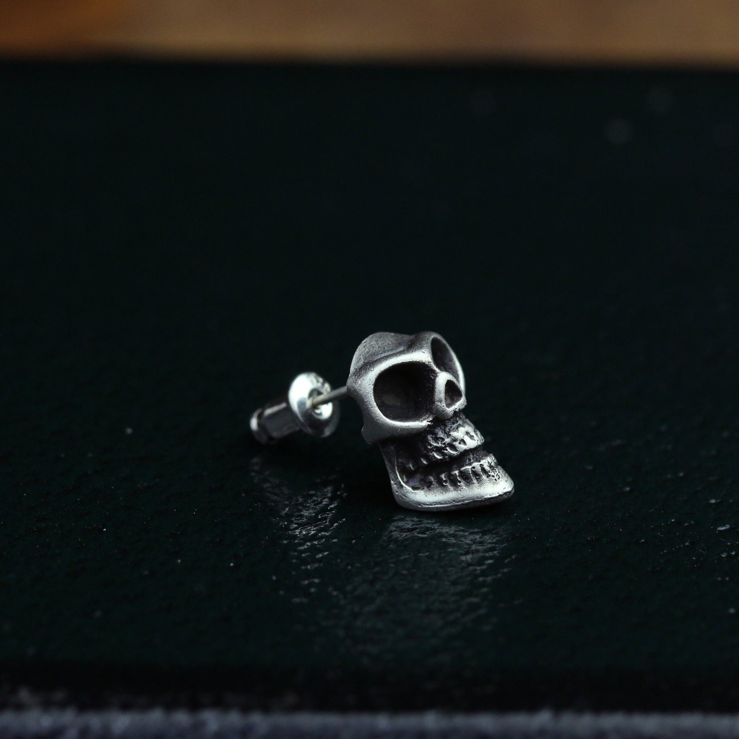 Skull earrings jewelry