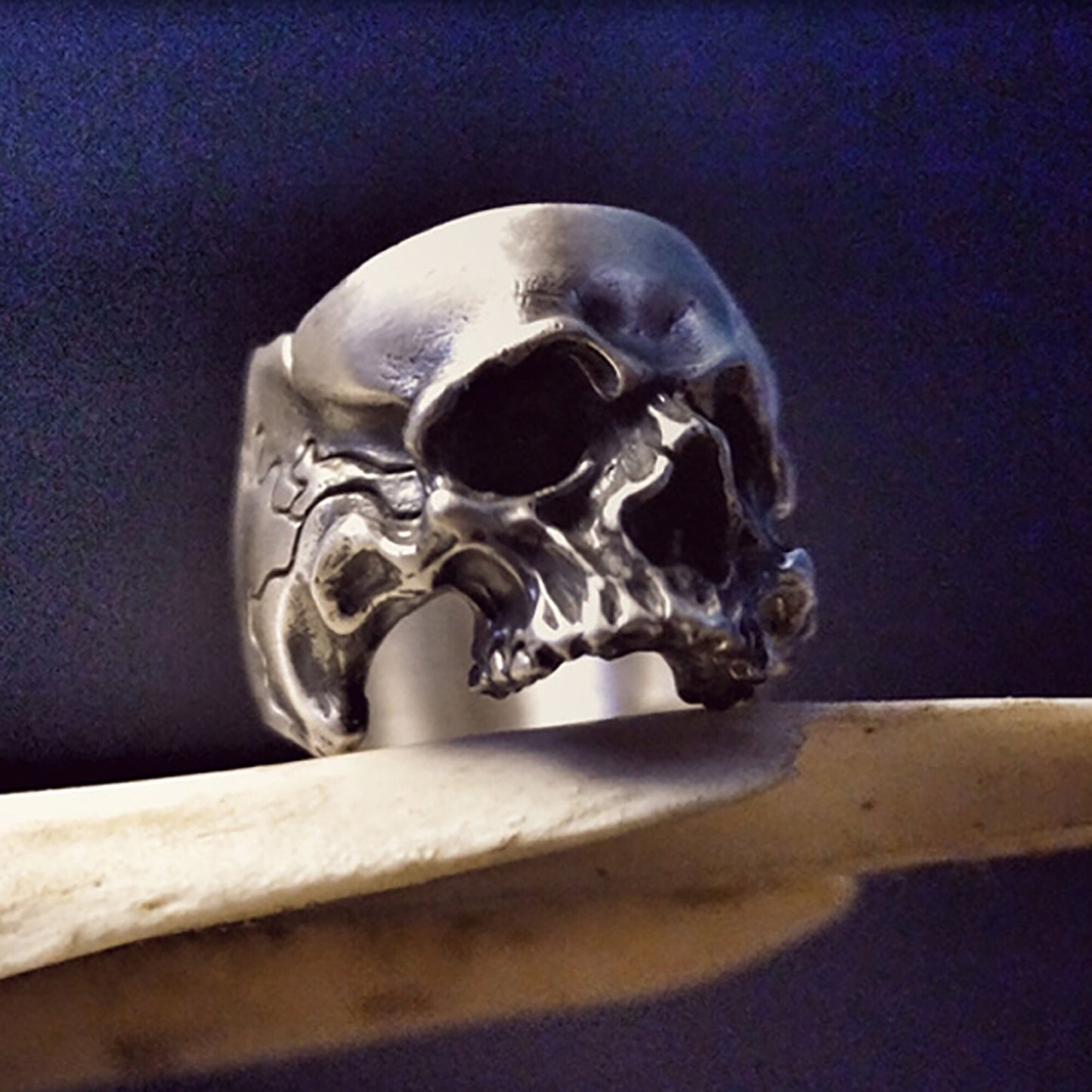 Skull ring, skull unisex, skull jewelry, gothic jewelry, gifts for him-handmade