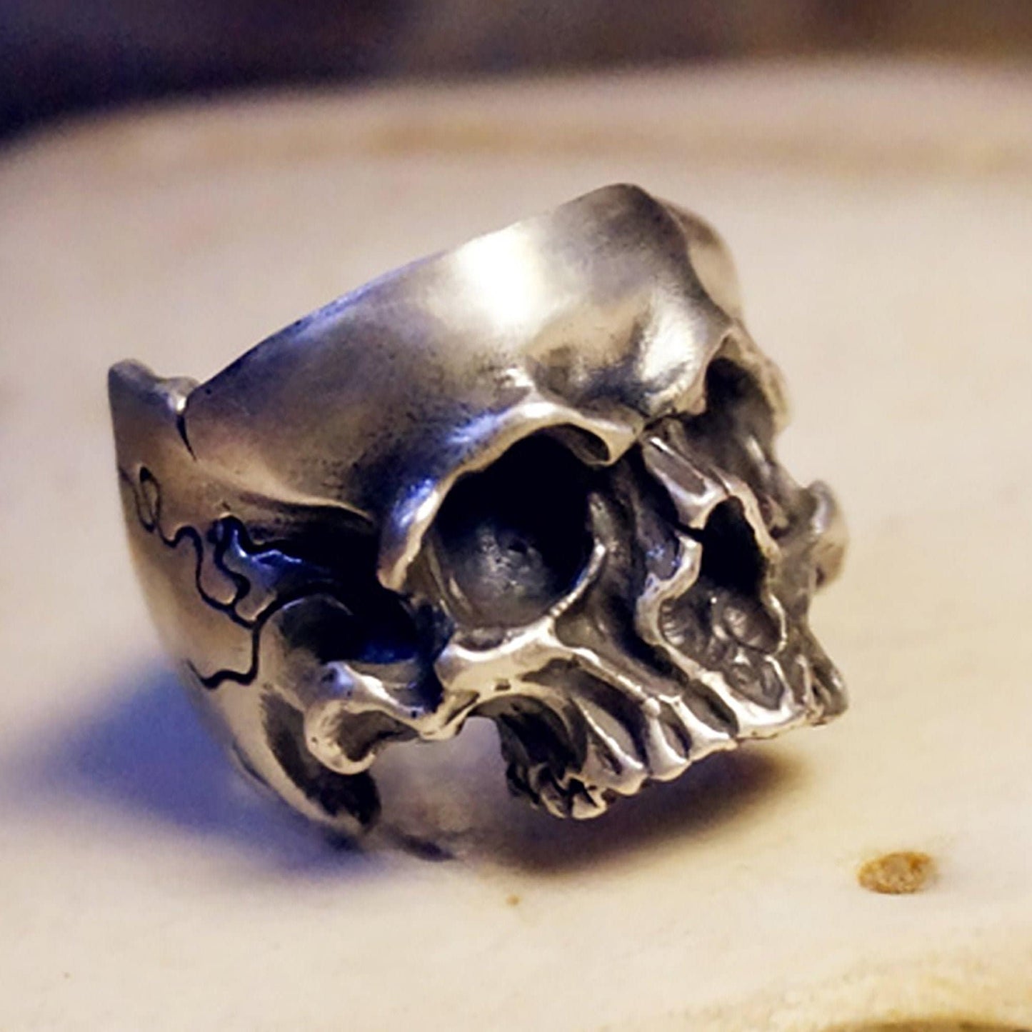 Skull ring, skull unisex, skull jewelry, gothic jewelry, gifts for him-handmade