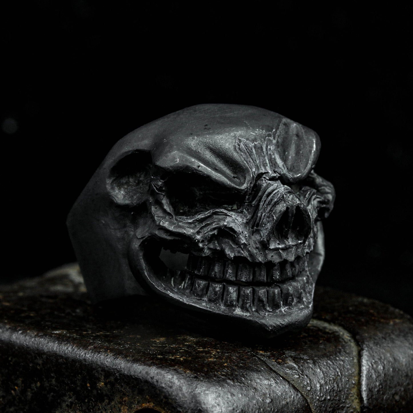 Skull ring, Skull and wreath. Punk rock. Man's ring. A gift for him. A gift for her. Gothic. Men's Ring