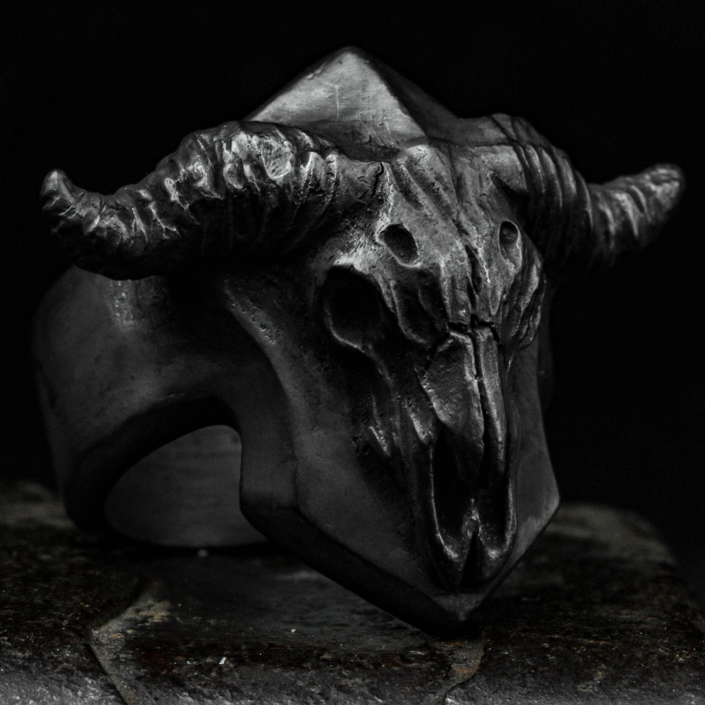 devil horns skull ring, evil god ring, sheep skull ring, Pan Shen Ramanimal skull horn, Gothic ring, Vintage ring handmade jewelry