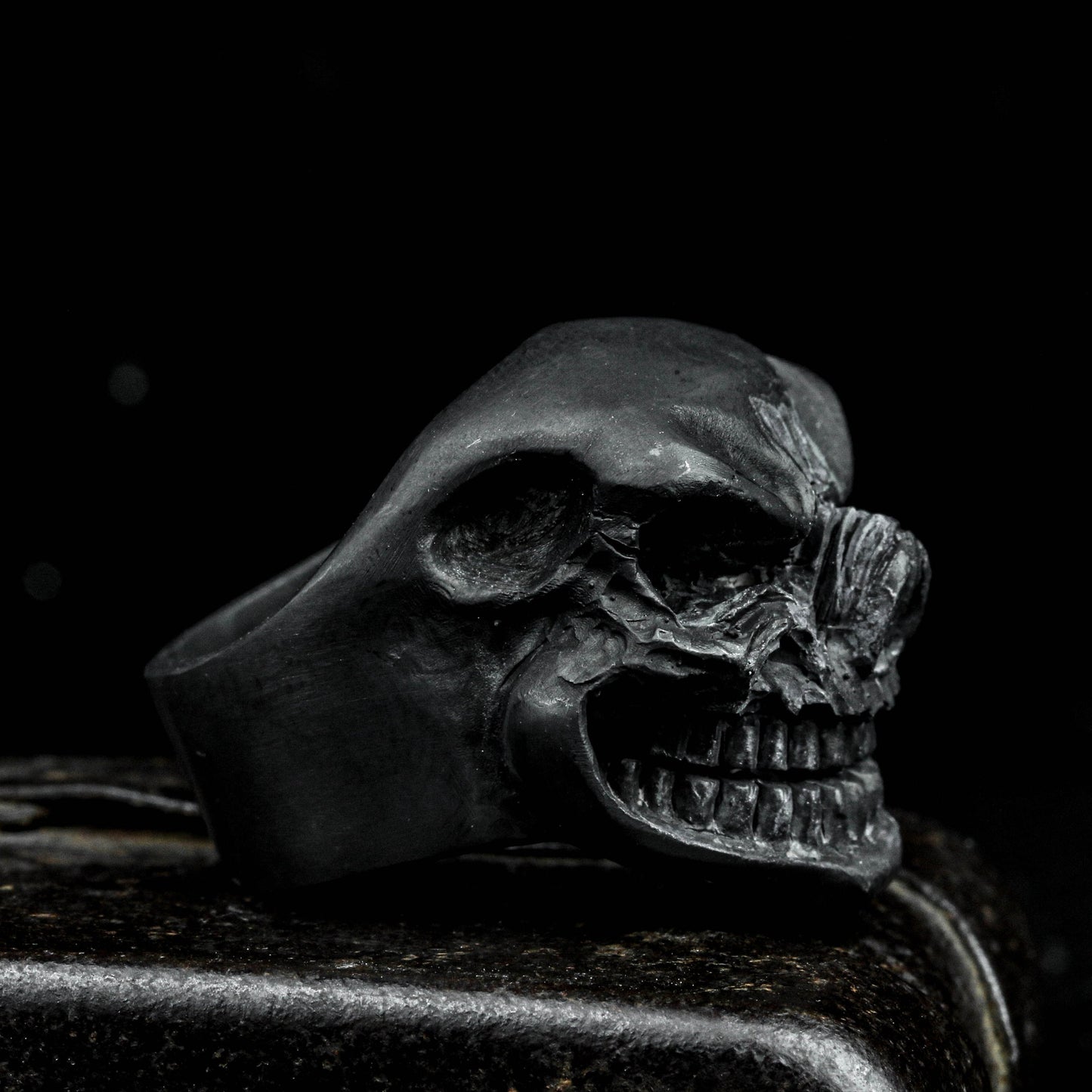 Skull ring, Skull and wreath. Punk rock. Man's ring. A gift for him. A gift for her. Gothic. Men's Ring