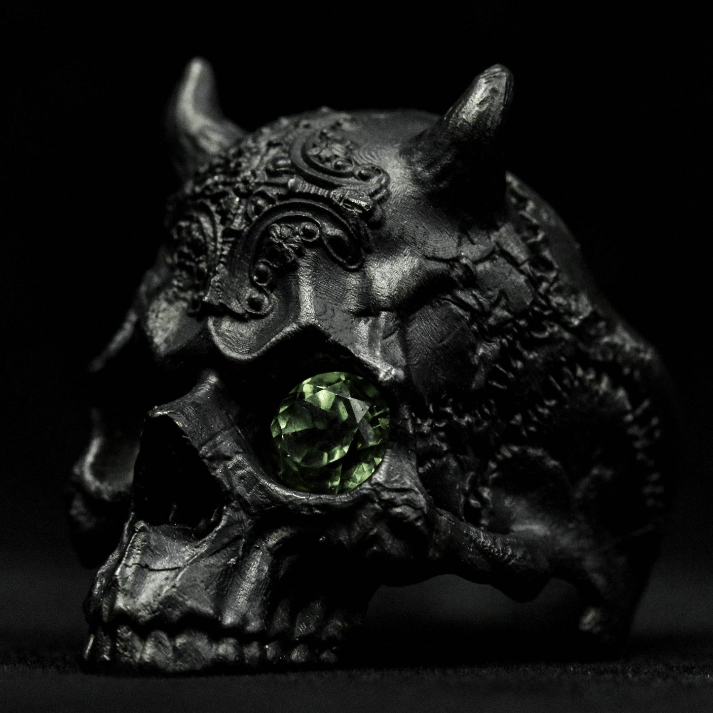 Jawless skull silver ring, horned skull ring, fine detail 925 sterling silver ring,  ring skull jewelry, Inlaid eye ring.