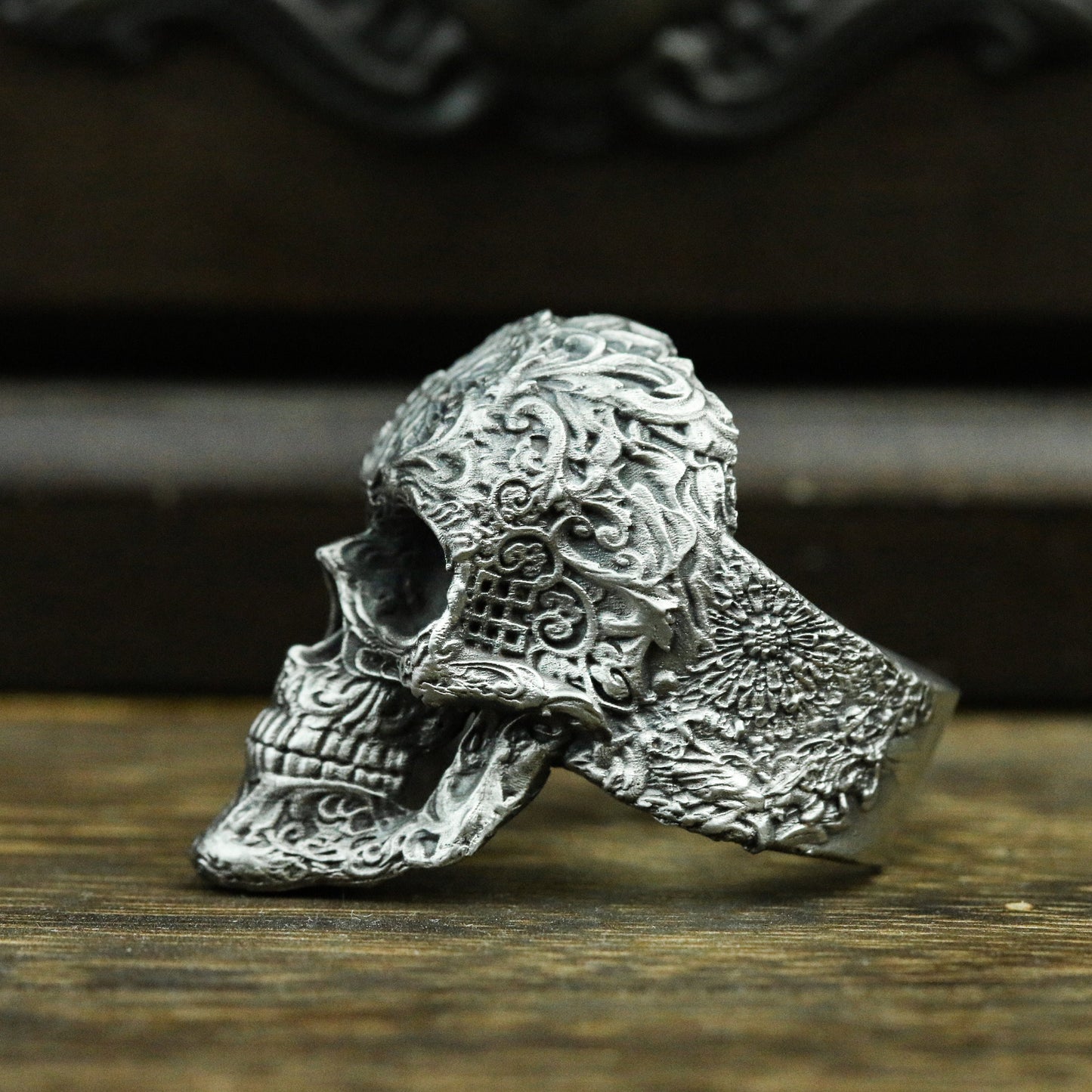 Textured carved skull 925 silver ring, pattern skull ring, unique skull, handmade personalized ring - Craftsman made