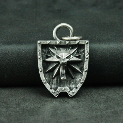 Wolf Head Shield 925 Silver Necklace Pendant, Silver Accessories, Silver Wolf Personality Necklace Pendant-craftsman made