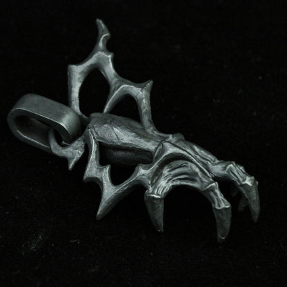 Manipulator Armor Warrior Palm Electrode Ghost Hand Pendant Devil Claw Vampire Terror Contender 925 Sterling Silver Brass