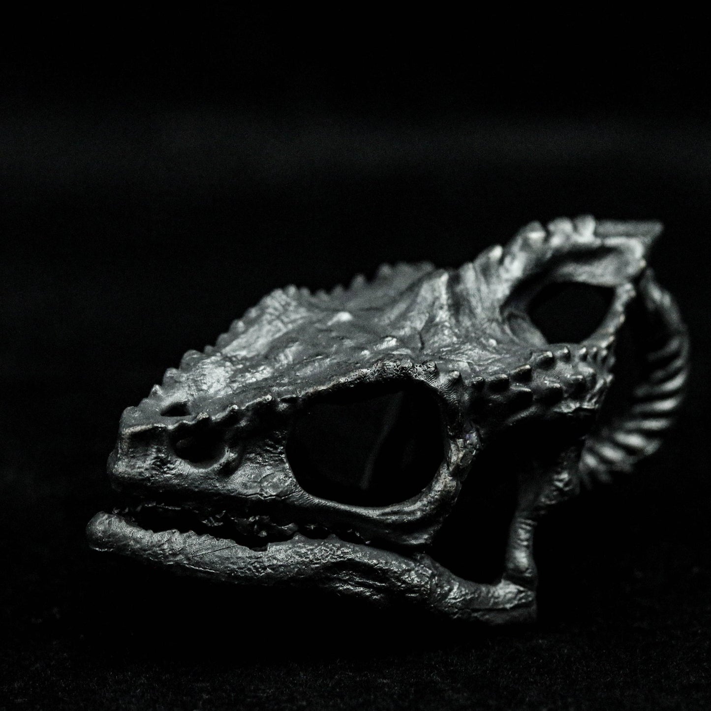 Chameleon Silver Pendant Skull Brass Pendant Carved Jewelry Large Dragon Head Antique Collectibles Exhibits Three-dimensional Ornaments