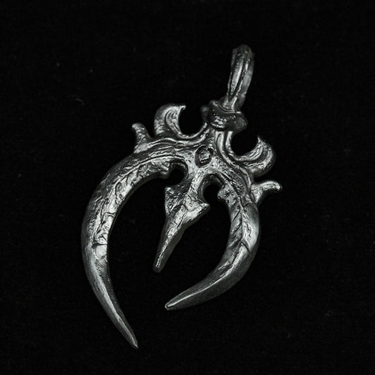 Luna's Armed Halberd Pendant 925 Sterling Silver Vintage Tomahawk Pendant Halberd Knife Chain Blade Ancient Moon Knife