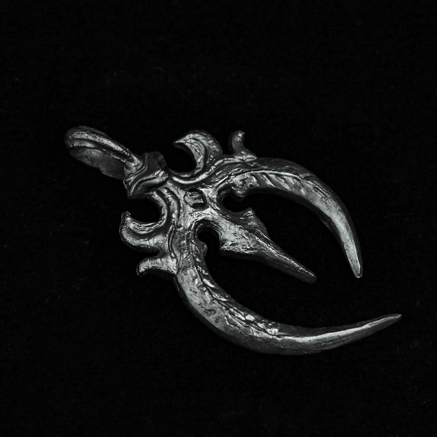 Luna's Armed Halberd Pendant 925 Sterling Silver Vintage Tomahawk Pendant Halberd Knife Chain Blade Ancient Moon Knife