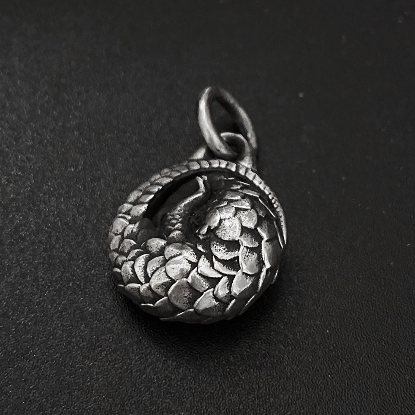 925 Sterling silver pangolin pendant, pangolin pendant, forest guardian, animal pendant, pangolin necklace, craftsmanship