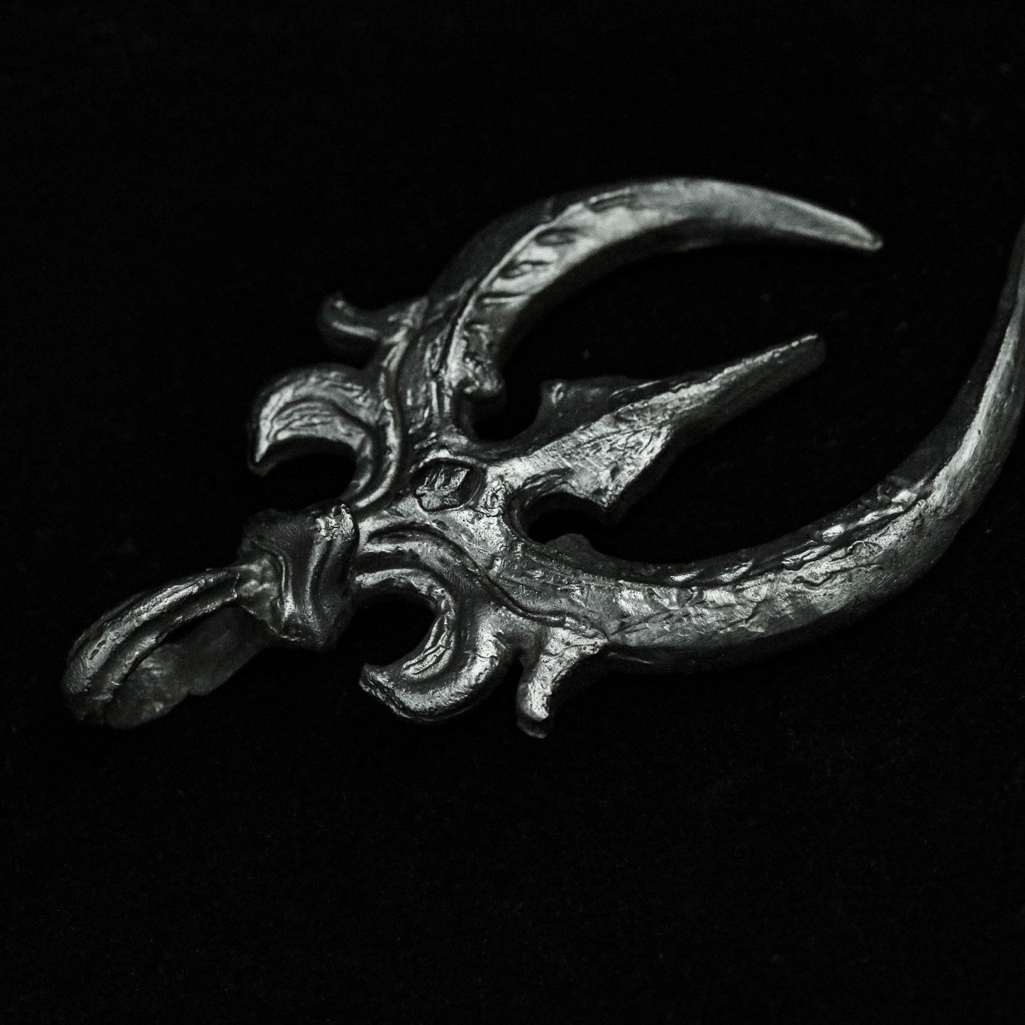 Luna's Armed Halberd Pendant 925 Sterling Silver Vintage Tomahawk Pendant Halberd Knife Chain Blade Ancient Moon Knife