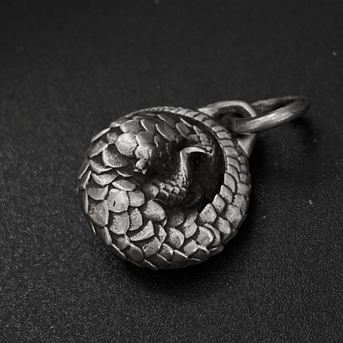 925 Sterling silver pangolin pendant, pangolin pendant, forest guardian, animal pendant, pangolin necklace, craftsmanship