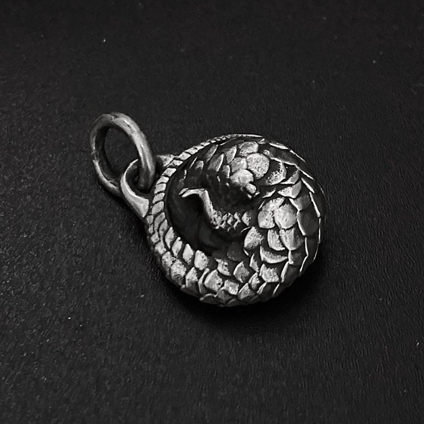 925 Sterling silver pangolin pendant, pangolin pendant, forest guardian, animal pendant, pangolin necklace, craftsmanship