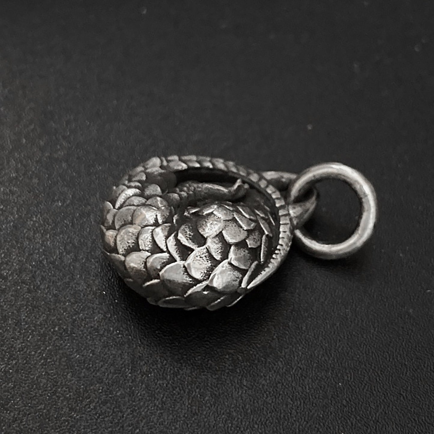 925 Sterling silver pangolin pendant, pangolin pendant, forest guardian, animal pendant, pangolin necklace, craftsmanship