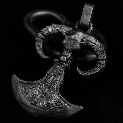 Bull Head Tomahawk Pendant Bull Devil King Horns Animal Original Design Broadsword Simple Unique Personality Jewelry