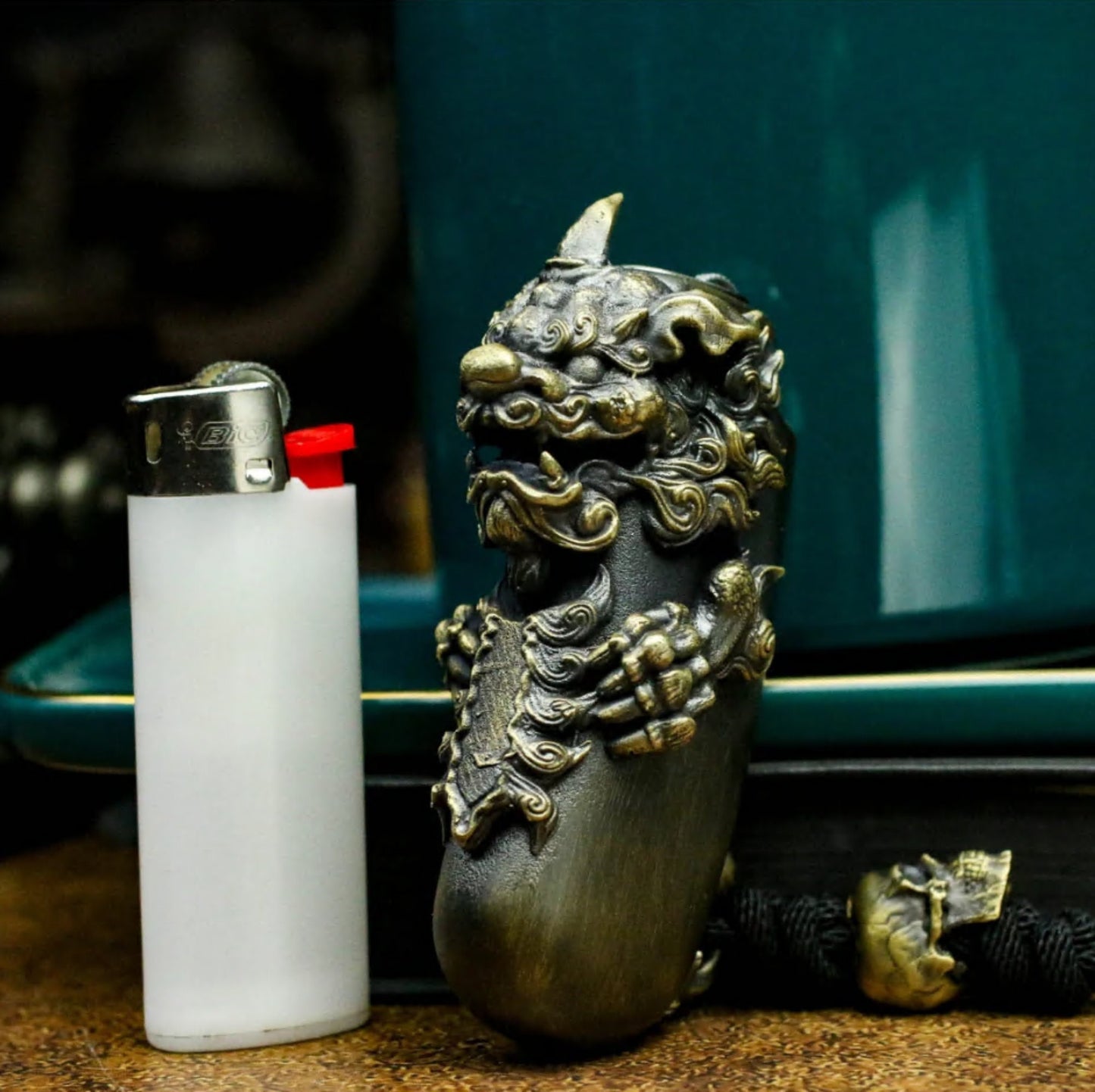 Silver/Brass lion brave troops lighter shell, classic bic lighter cupronickel brass shell, unique personality men's lighter - Handmade