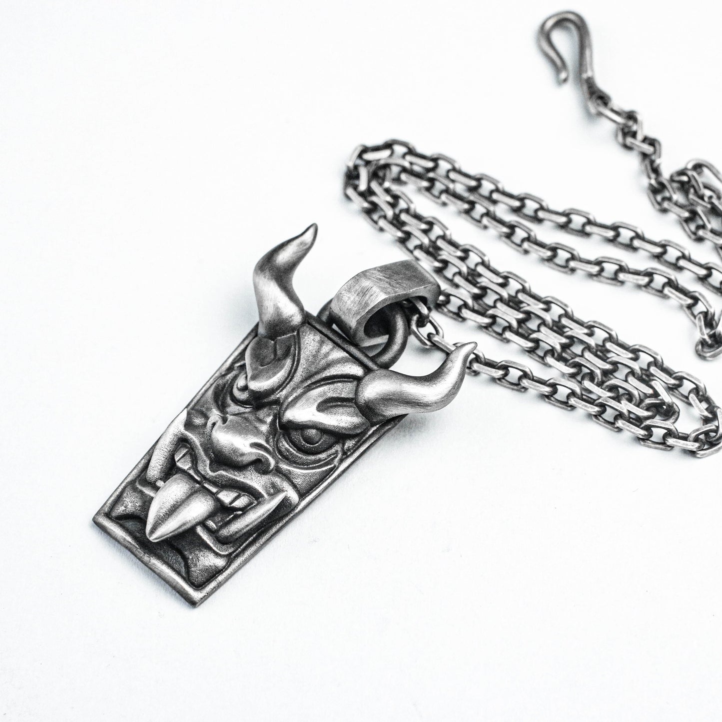 Long-tongue silver ornaments, Minotaur face 925 sterling silver pendant, totem brass necklace. Skull tag, mascot of zodiac birth year