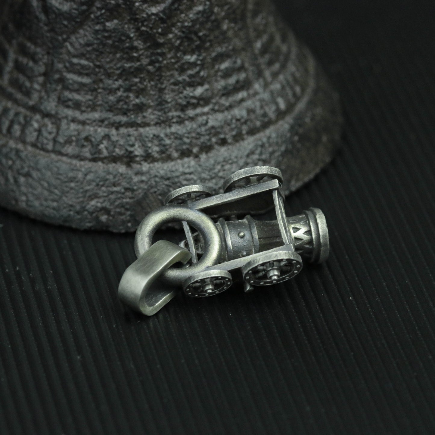 925 silver soul cannon pendant, skeleton chariot pendant, antique hand-carved cannonball pendant, miniature souvenir civil war toy pendant