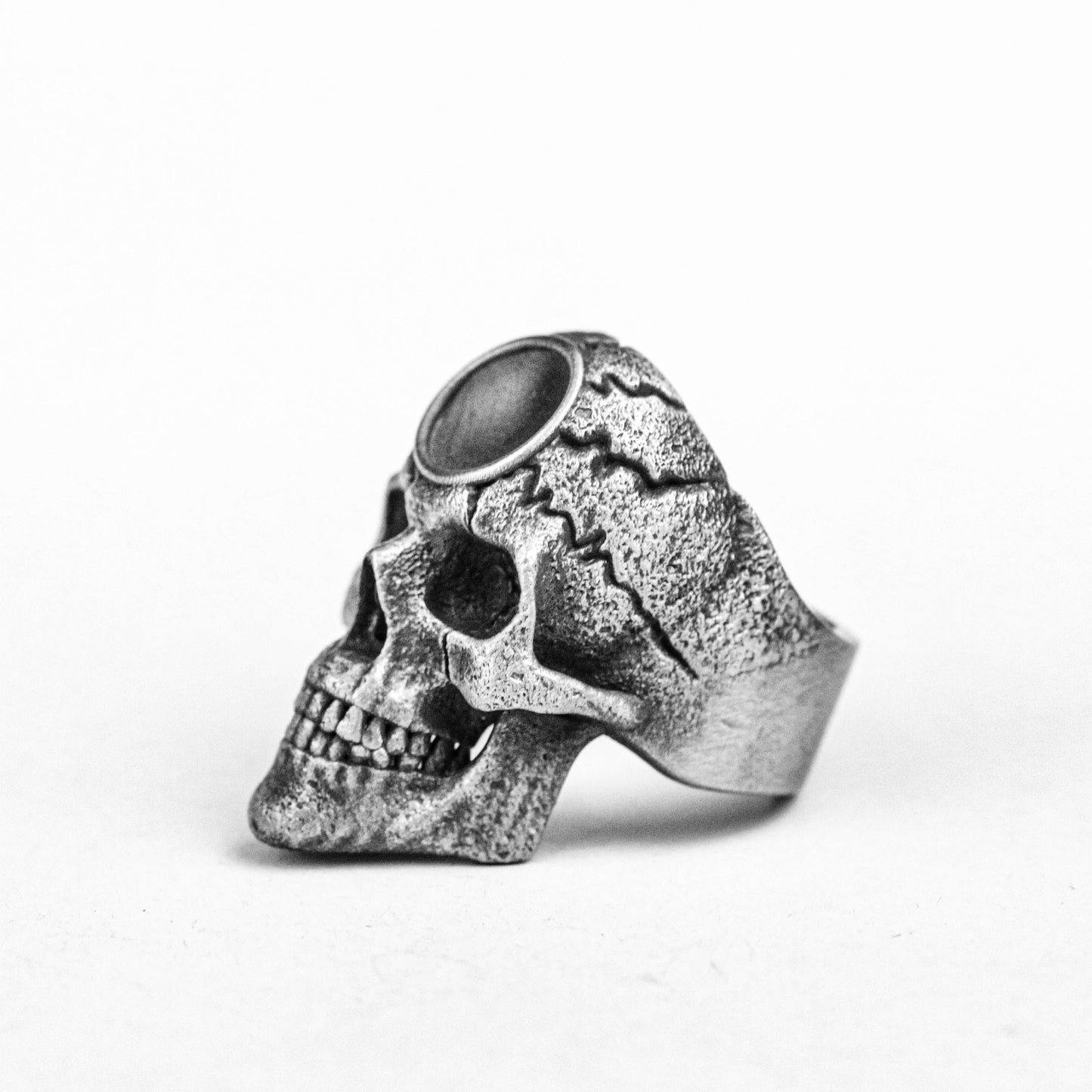 Skull silver ring, one-eyed ring, bachelor jewelry. Vintage Rings, Gothic Jewelry, Inlaid Skull Rings, Adjustable Rings, Original Jewelry