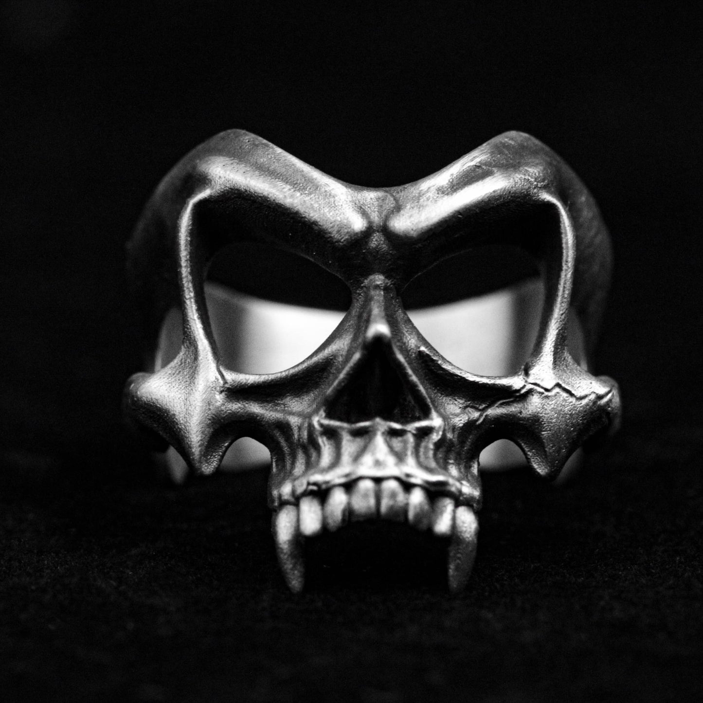 Hollow Ring Vampire Pendant Skull Brass Ring Mandibleless Silver Ring Tough Guy Hand Carved Simple Teeth Lightweight Silver Jewelry