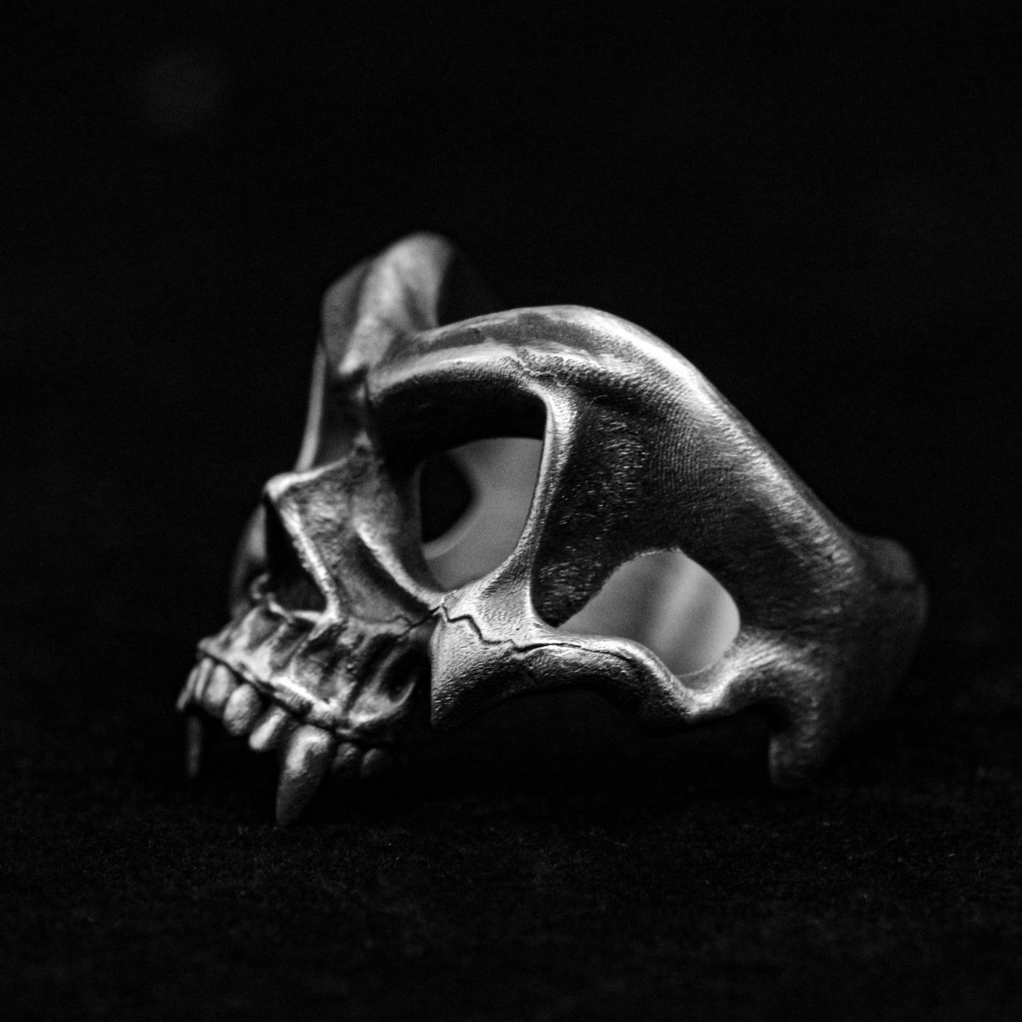 Hollow Ring Vampire Pendant Skull Brass Ring Mandibleless Silver Ring Tough Guy Hand Carved Simple Teeth Lightweight Silver Jewelry