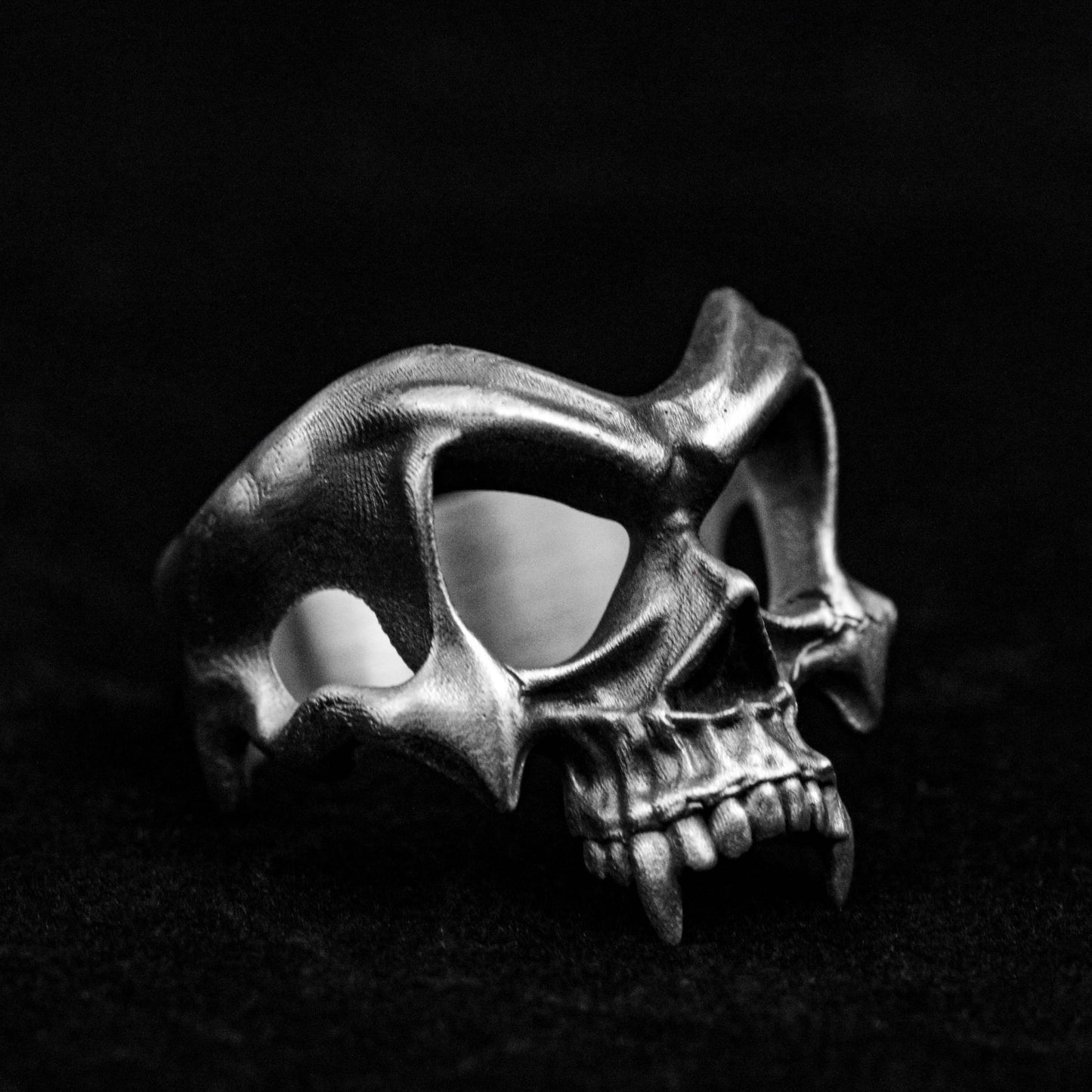 Hollow Ring Vampire Pendant Skull Brass Ring Mandibleless Silver Ring Tough Guy Hand Carved Simple Teeth Lightweight Silver Jewelry