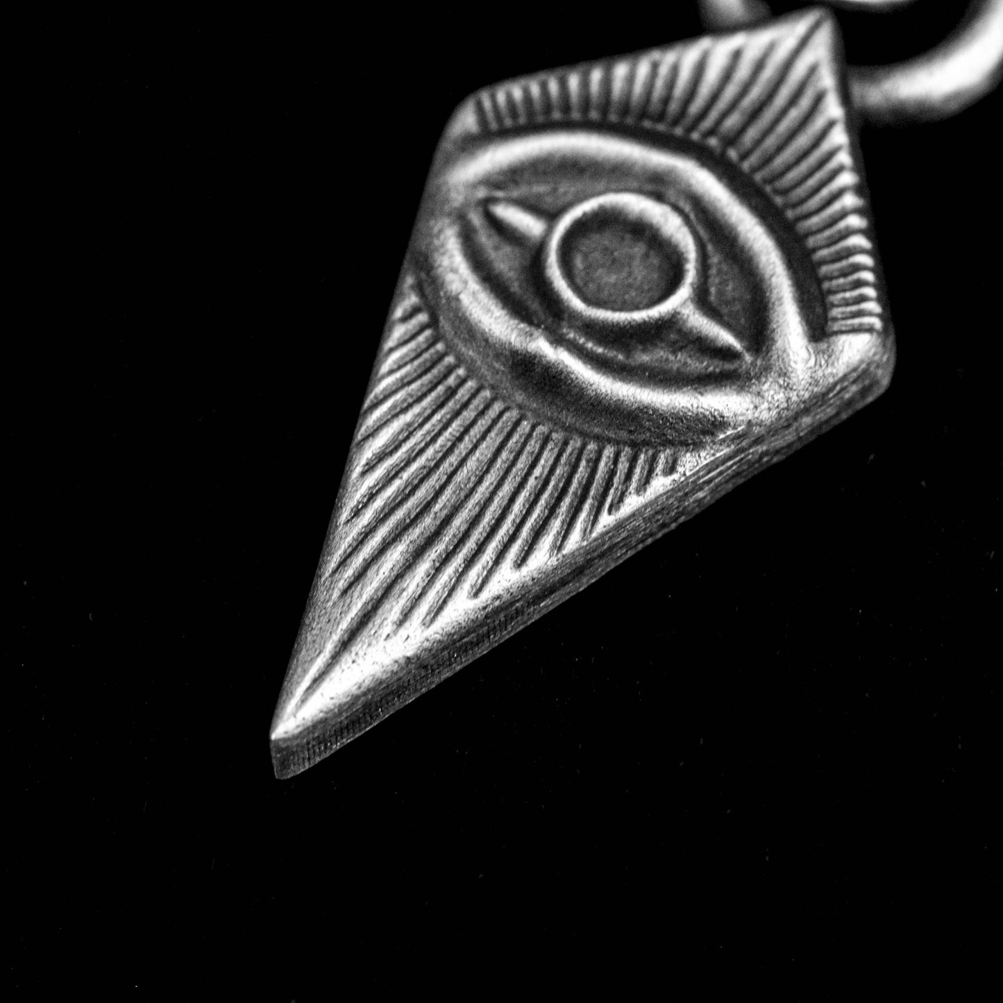 Eye of Horus silver pendant, totem god brand brass pendant, diamond pendant, eye pendant, simple retro 925 sterling silver jewelry.