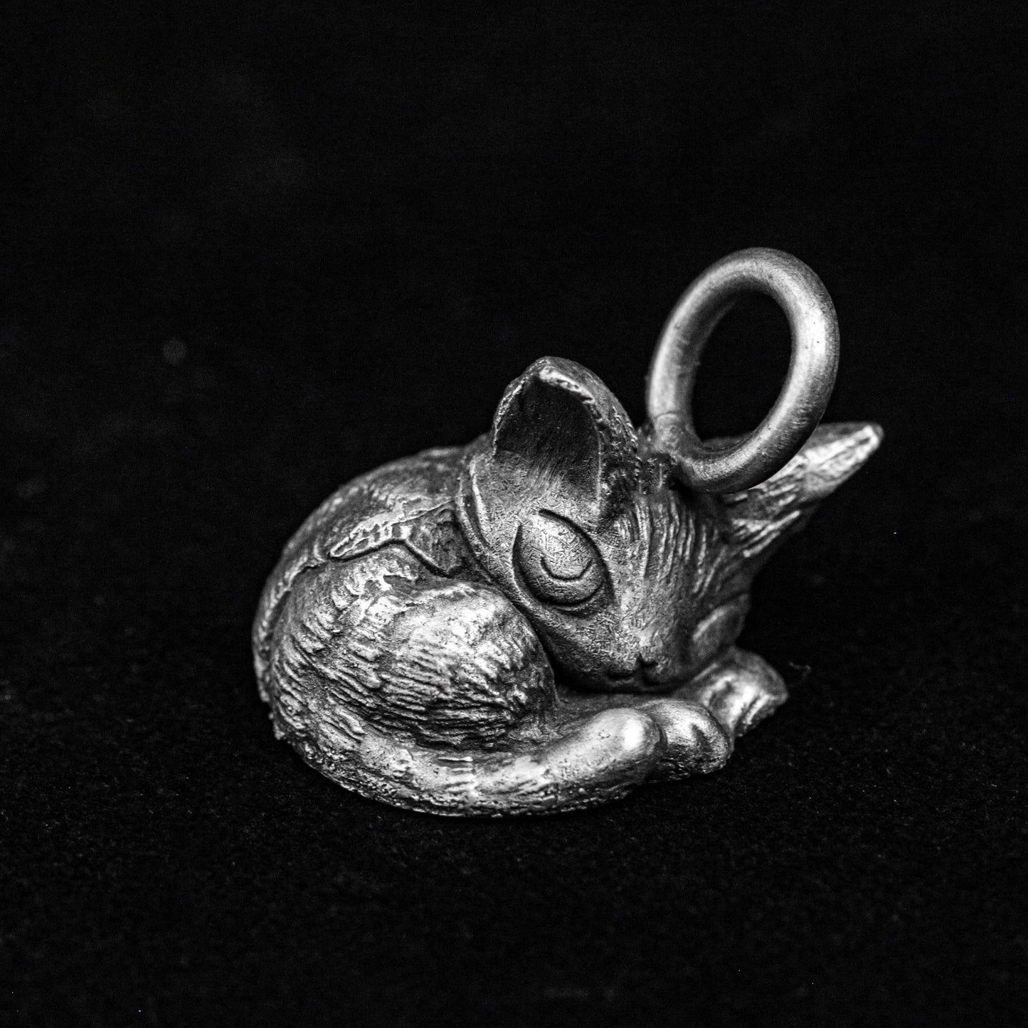 Sleepy lazy cat pendant, silver pendant, cute cartoon cat jewelry, Seiko jewelry, animal pendant, big eye cat jewelry