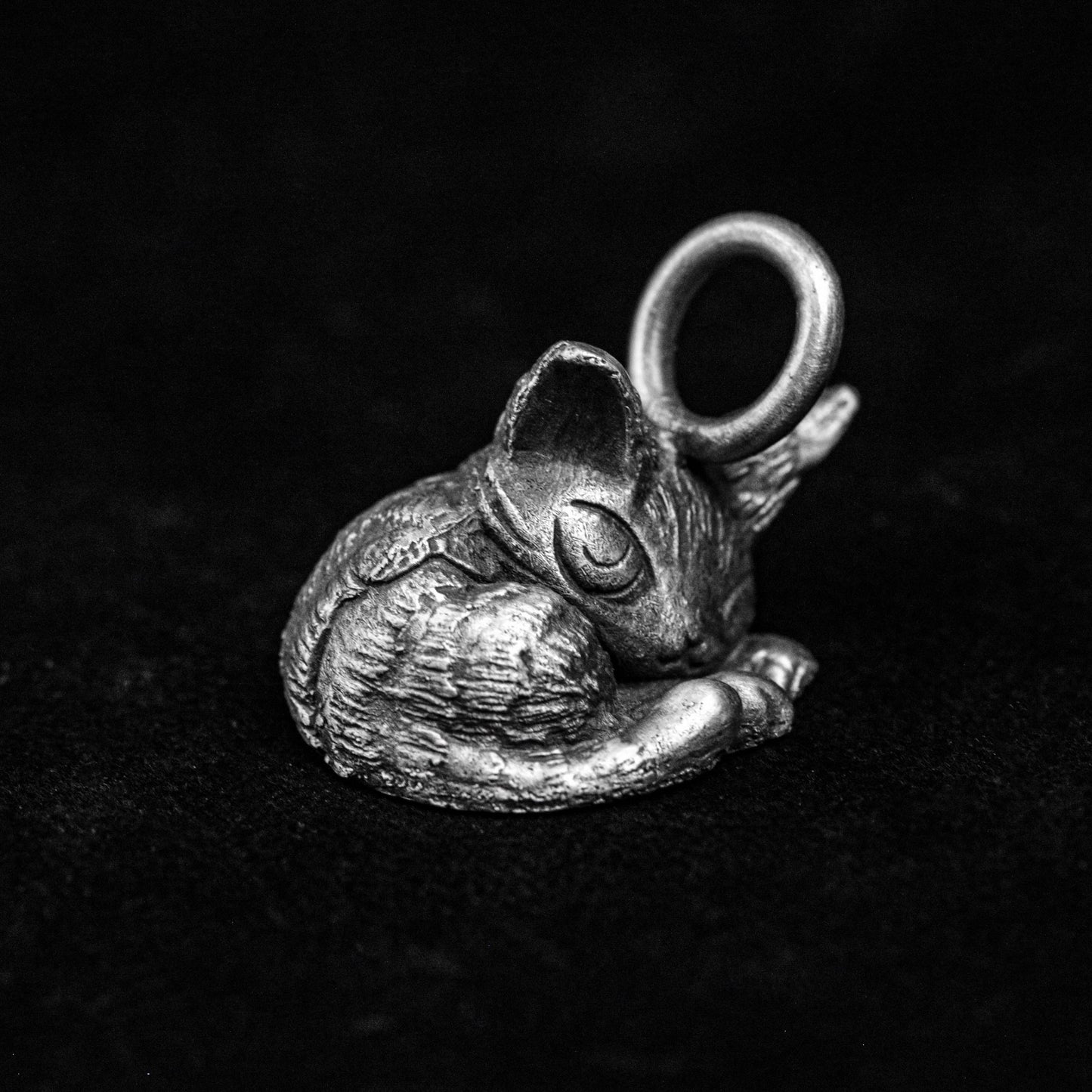 Sleepy lazy cat pendant, silver pendant, cute cartoon cat jewelry, Seiko jewelry, animal pendant, big eye cat jewelry