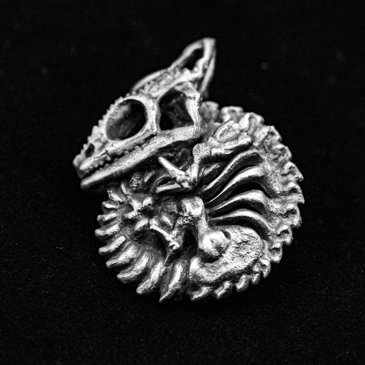 Lizard Silver Pendant - Chameleon Pendant - Gothic Silver Pendant - Alien Necklace Skull Spine Round Necklace - Handmade Custom Pendant
