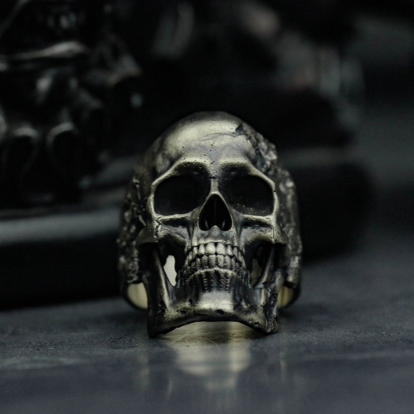 Battle-damaged skull Unique Heavy Sugar Skull Ring Santa Muerte Keith Richards mens skull biker masonic Statement keith richards Ring