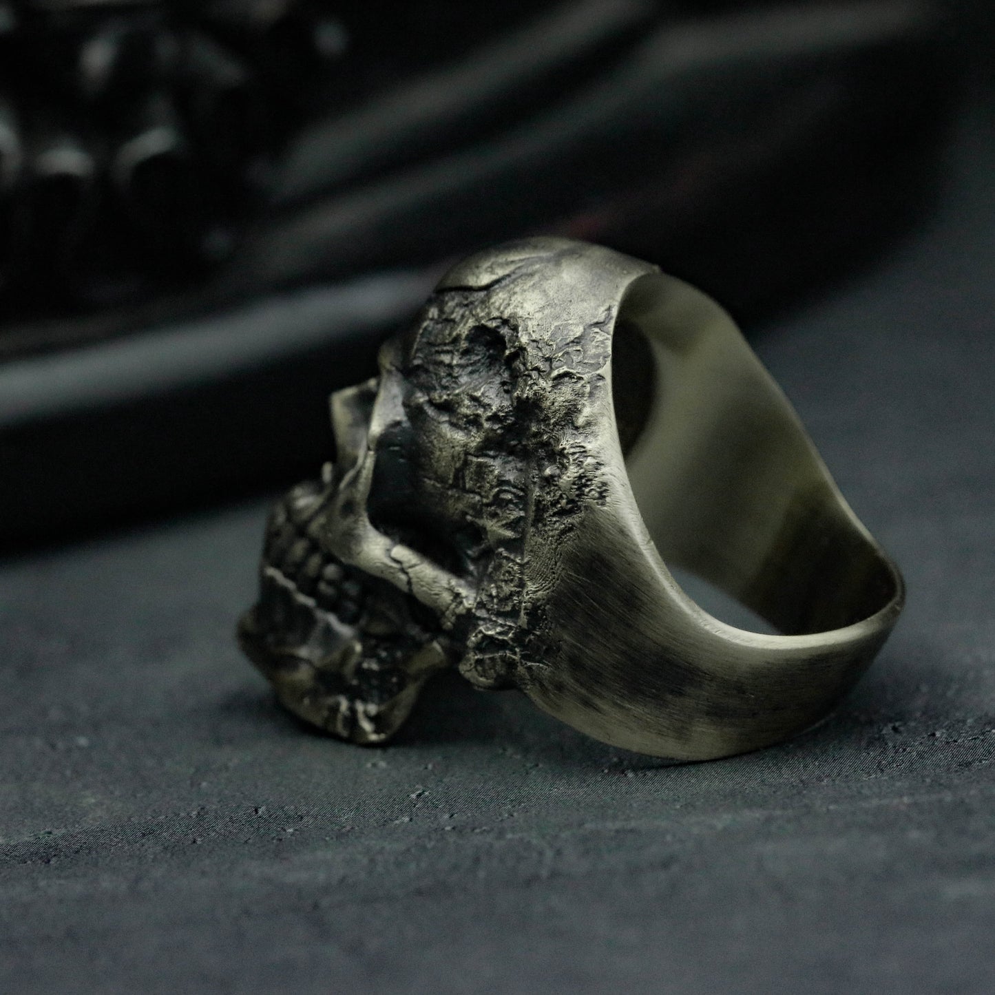 Battle-damaged skull Unique Heavy Sugar Skull Ring Santa Muerte Keith Richards mens skull biker masonic Statement keith richards Ring