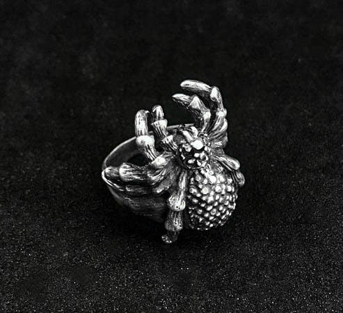 Large Spider Ring - Hand Cast Spider Ring - Realistic Spider Ring for Men - Vintage Creative Spider Jewelry - Sterling Silver Insect Ring