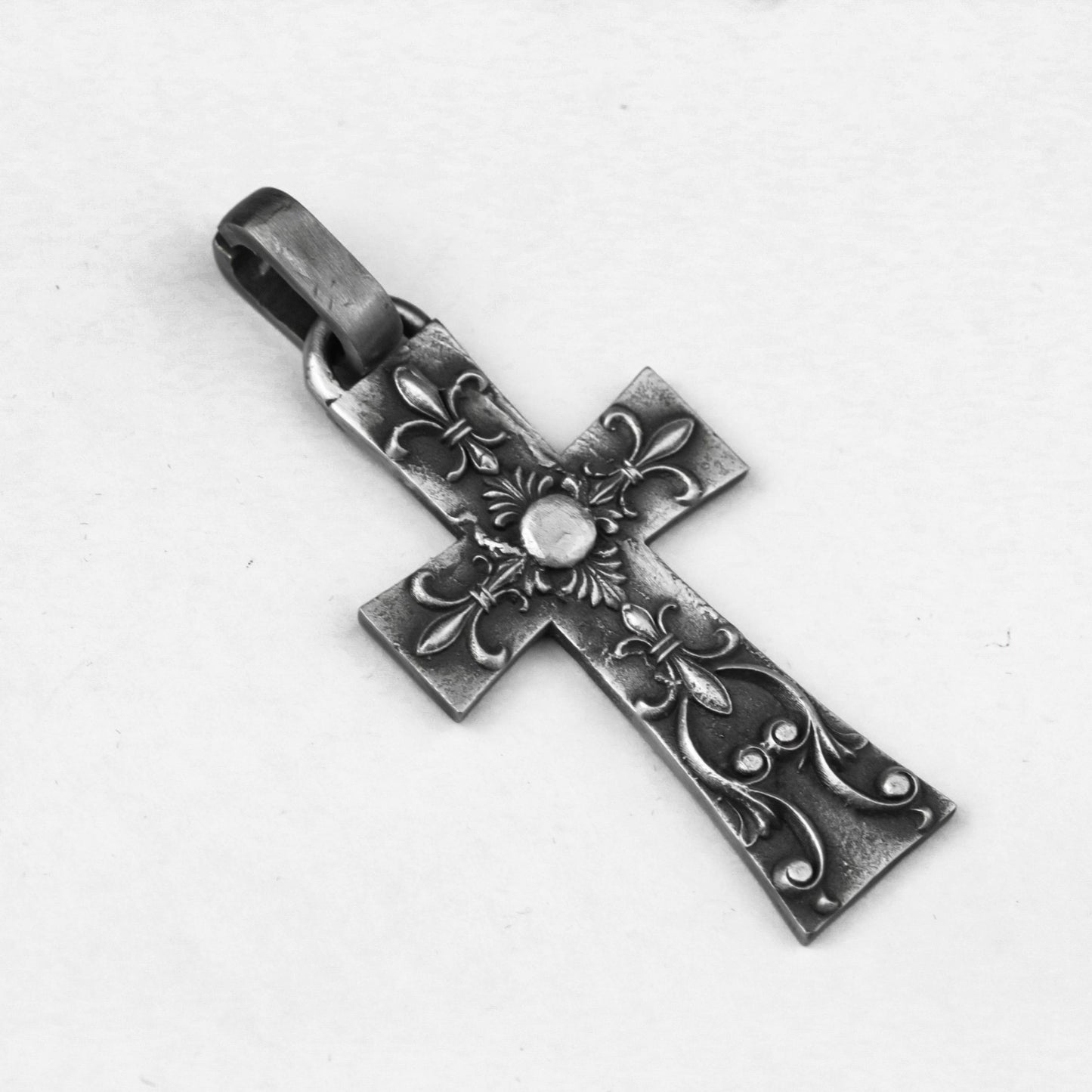 925 Silver Gothic Iris Cross Pendant，European Palace Carved Cross Necklace Brass Craftsman Making Jewelry