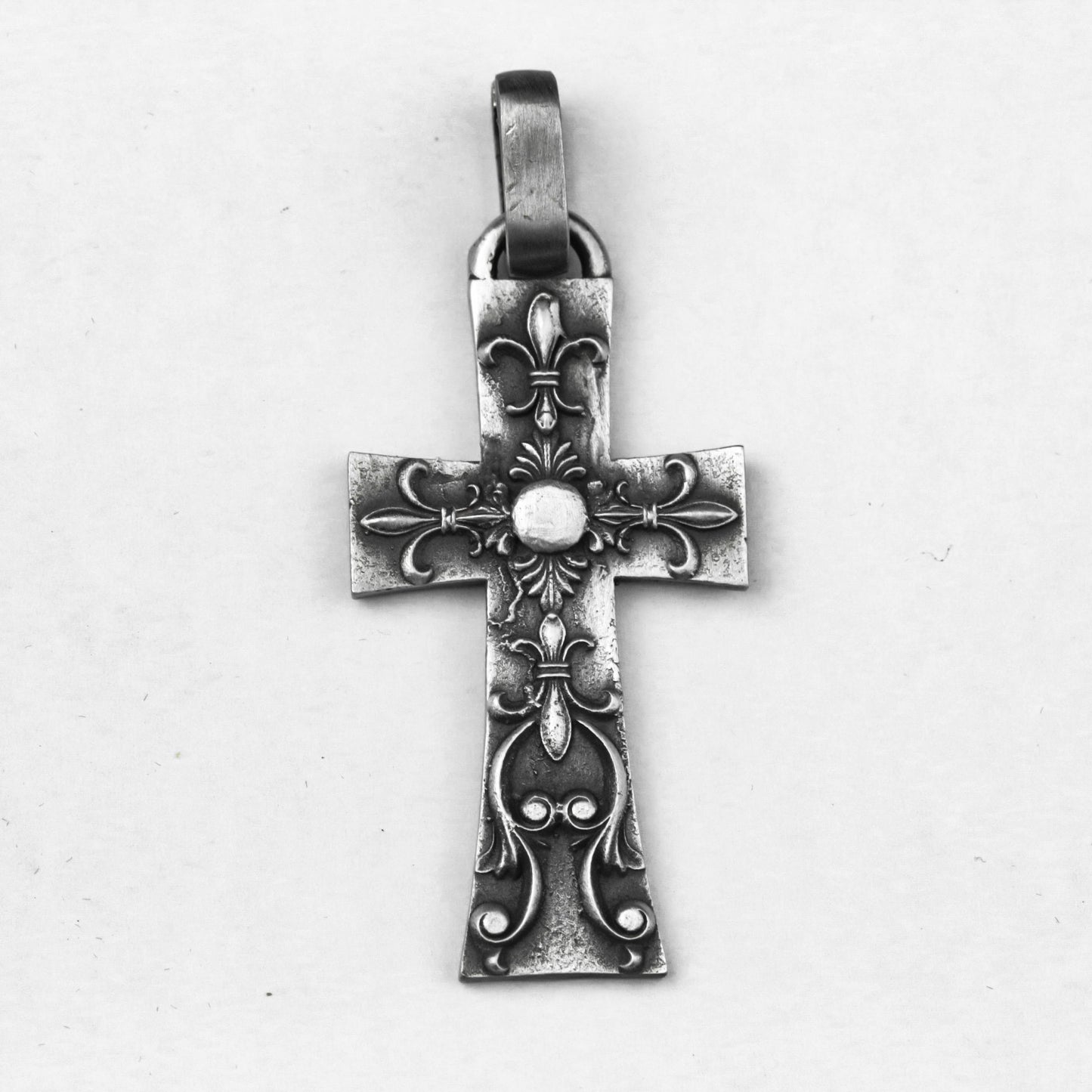 925 Silver Gothic Iris Cross Pendant，European Palace Carved Cross Necklace Brass Craftsman Making Jewelry