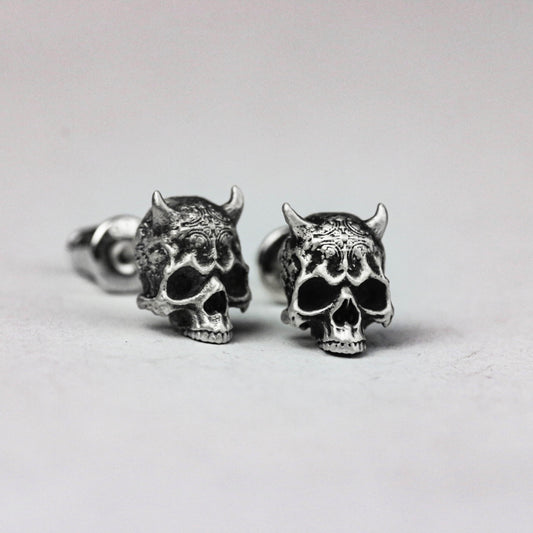 A pair Gothic skull 925 silver earrings, devil skull silver earrings, personalized undead decoration silver jewelry gift earrings