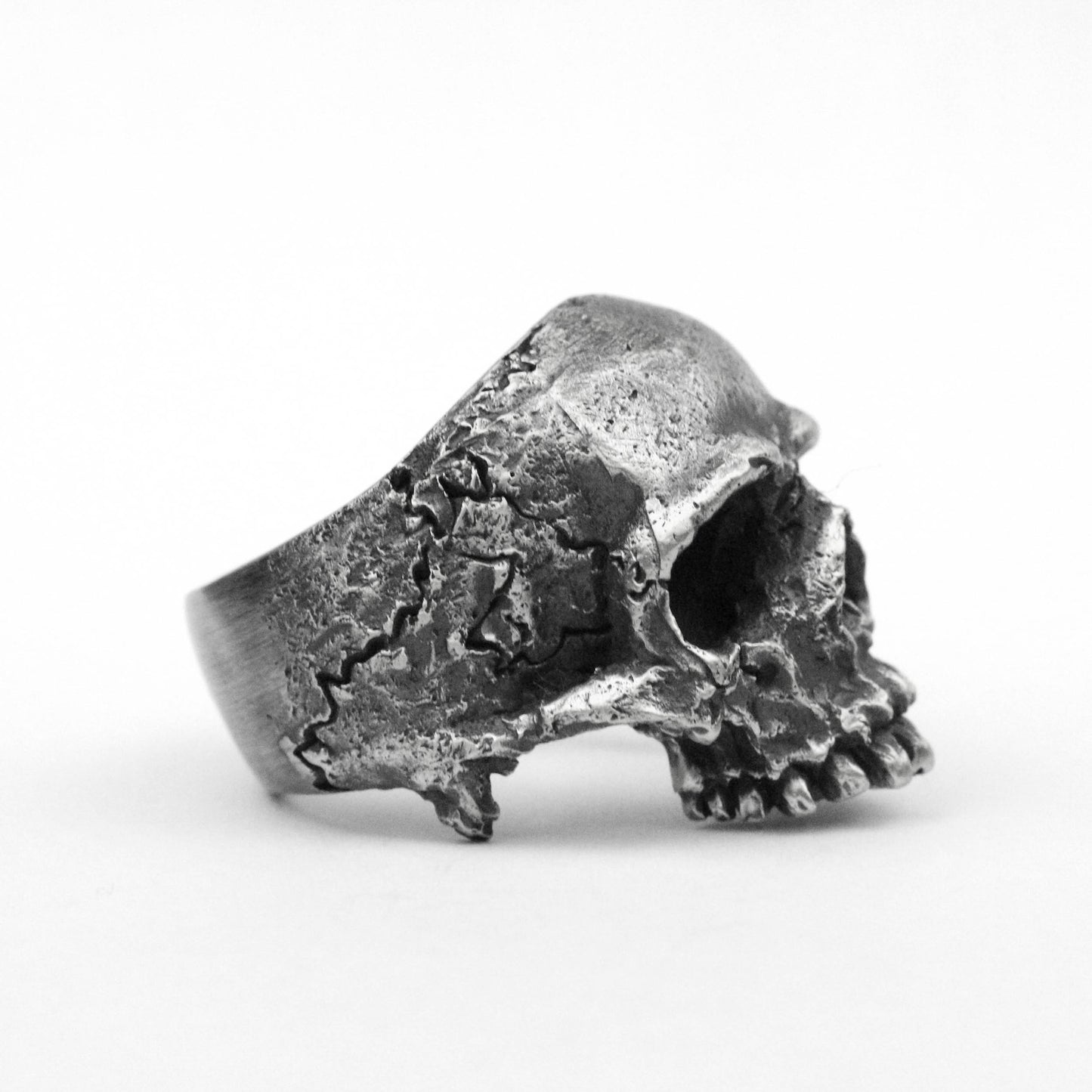 skull ring Unique Battle-damaged skull Unique Heavy Sugar Skull Ring Santa Muerte Keith Richards half jaw mens skull bike ring