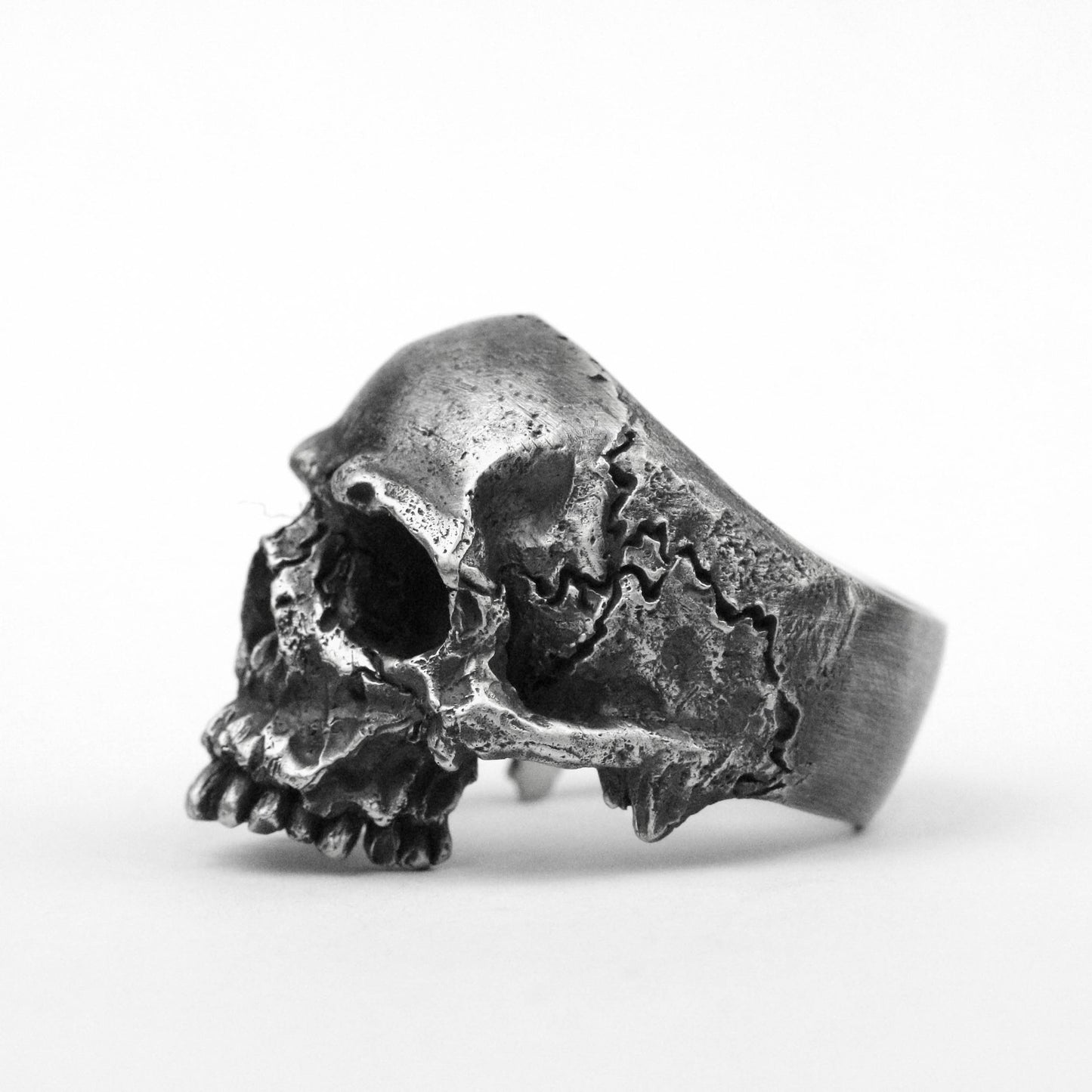 skull ring Unique Battle-damaged skull Unique Heavy Sugar Skull Ring Santa Muerte Keith Richards half jaw mens skull bike ring