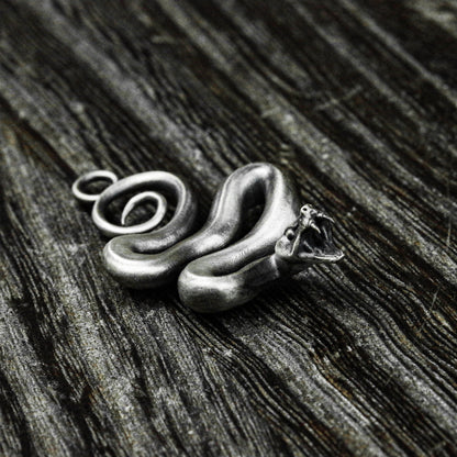 Silver Snake Necklace, Beautiful Snake Pendant, Vintage Handmade, Chain Necklace, Snake Necklace, Wildlife Pendant, Men's Accessories.
